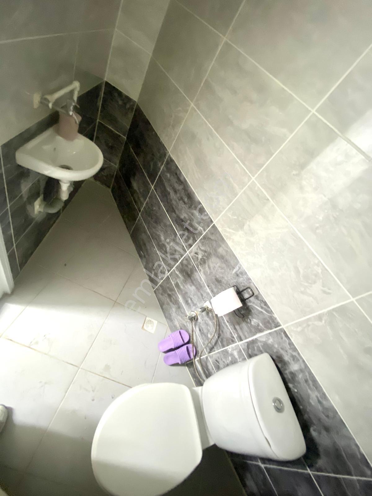 Re/max’tan Köşe Konumlu Yüksek Tabela Değerli Kiralık Showroom & Mağaza - Görsel 17