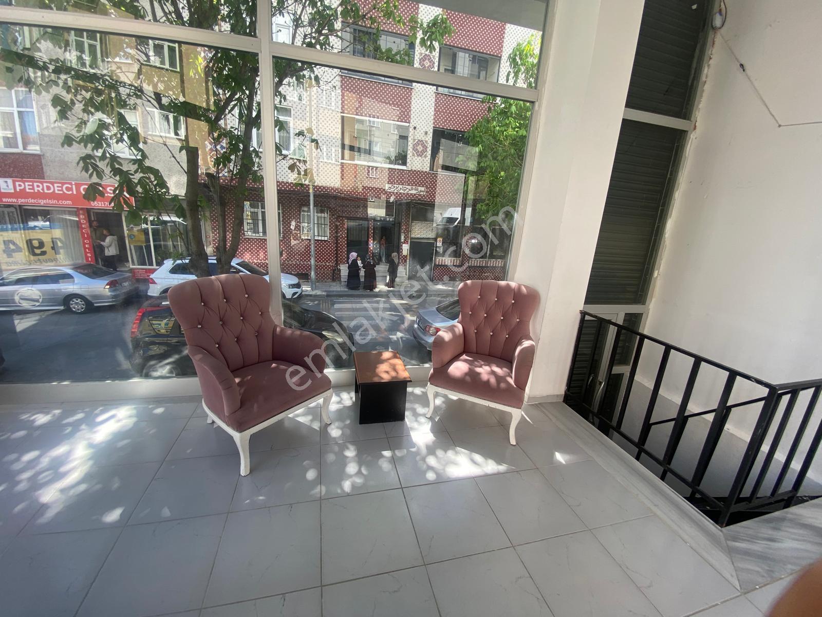 Re/max’tan Köşe Konumlu Yüksek Tabela Değerli Kiralık Showroom & Mağaza - Görsel 9