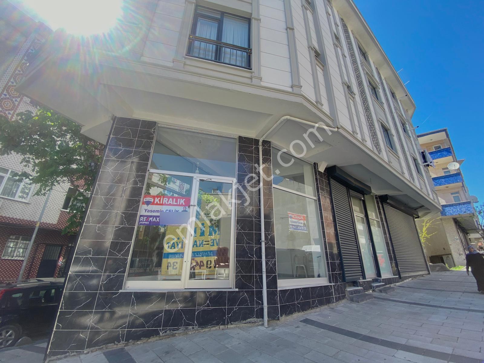 Re/max’tan Köşe Konumlu Yüksek Tabela Değerli Kiralık Showroom & Mağaza - Görsel 11