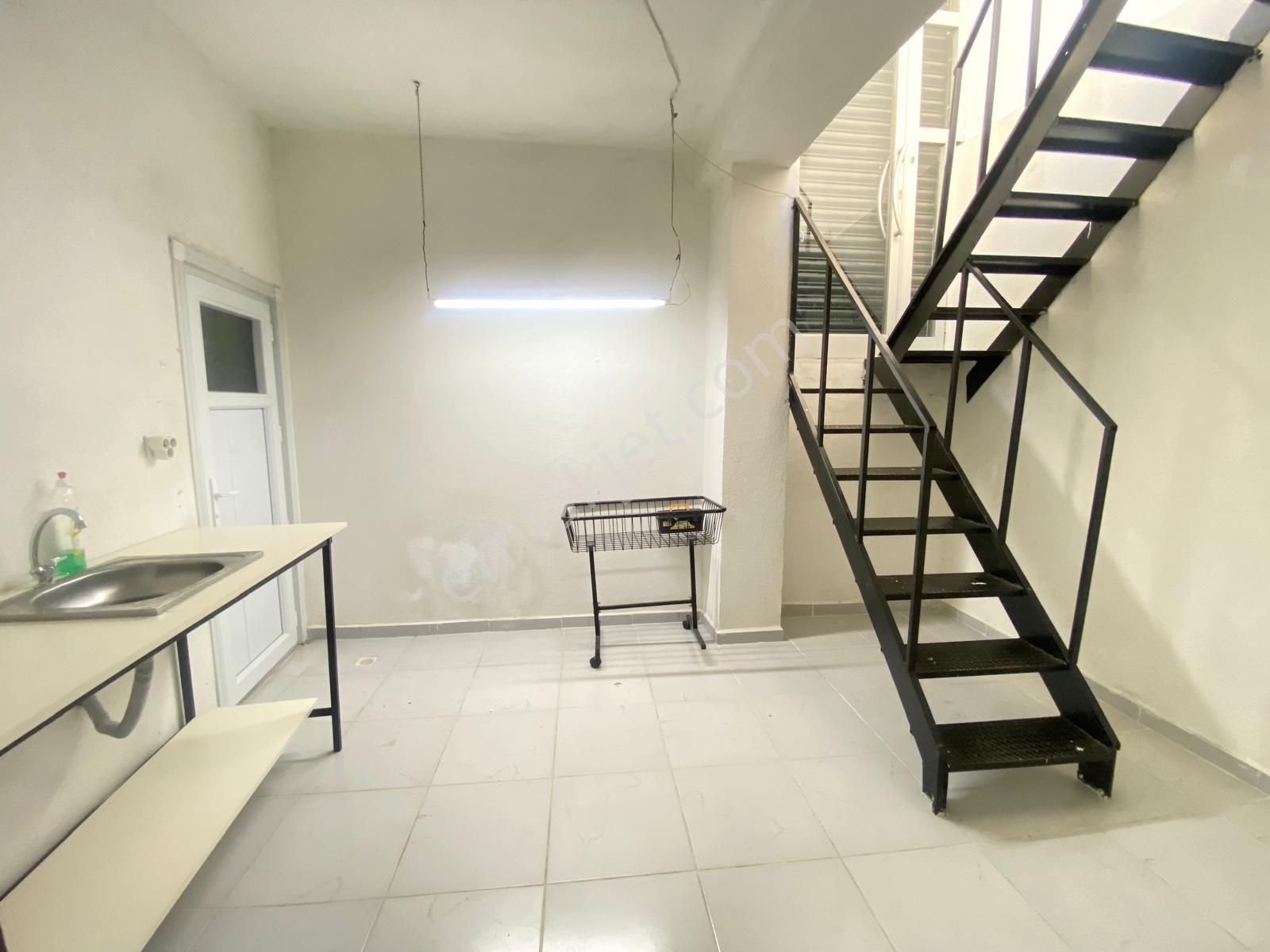 Re/max’tan Köşe Konumlu Yüksek Tabela Değerli Kiralık Showroom & Mağaza - Görsel 15