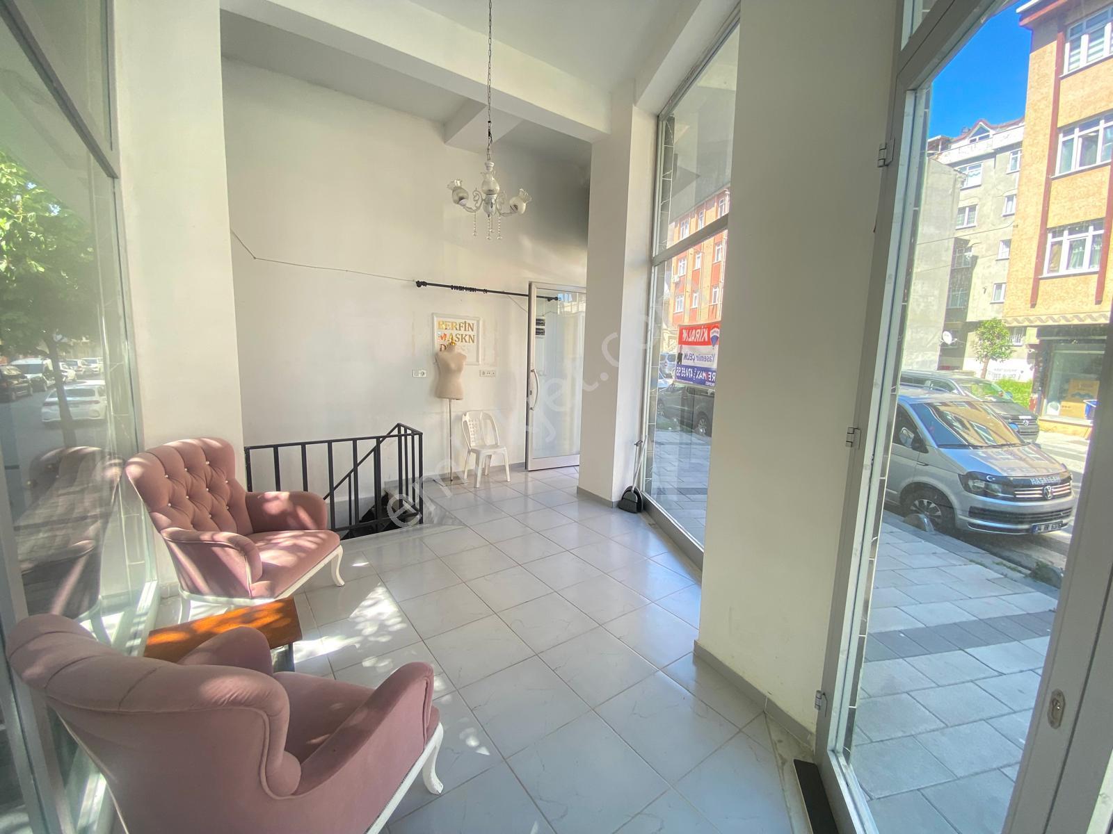 Re/max’tan Köşe Konumlu Yüksek Tabela Değerli Kiralık Showroom & Mağaza - Görsel 7