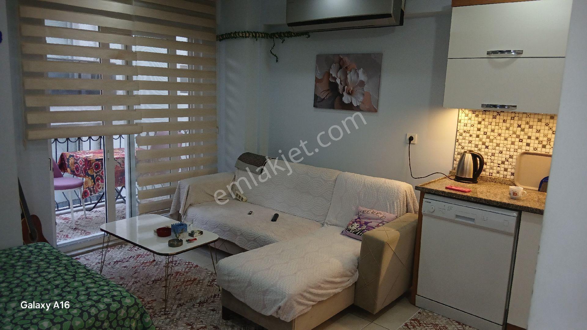 Kuşadası Sahilde 2+1 Eşyalı Satılık Dubleks