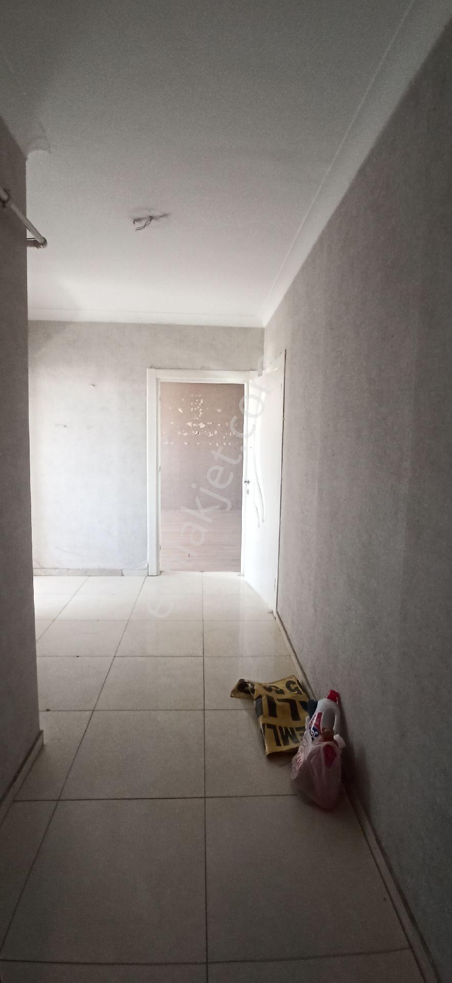 2+0 Adliye Cıvarı Yolbilir Emlaktan Kiralık Büro - Görsel 4