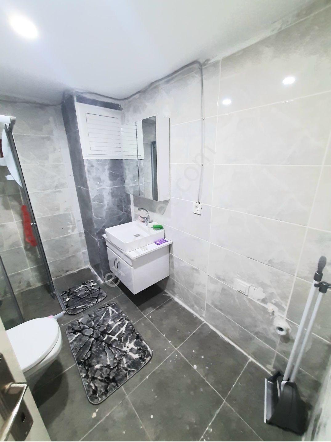 Sahibinden. Hayat Park 4 Elite House Sitesi Havuz Ve Şehir Manzaralı Ön Cephe Güney 1+1 65m2 Daire - Görsel 15