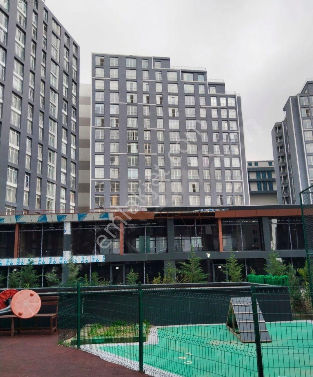 Sahibinden. Hayat Park 4 Elite House Sitesi Havuz Ve Şehir Manzaralı Ön Cephe Güney 1+1 65m2 Daire - Görsel 22