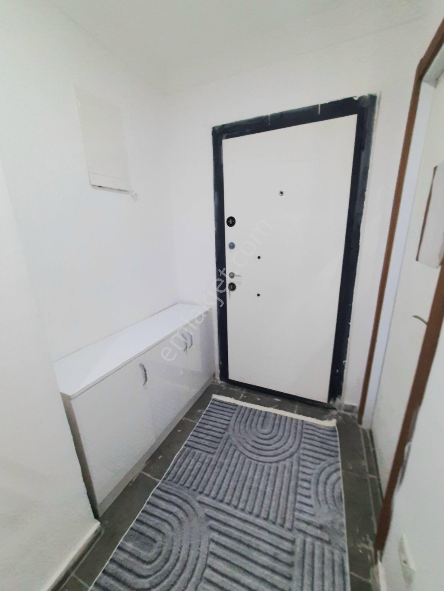 Sahibinden. Hayat Park 4 Elite House Sitesi Havuz Ve Şehir Manzaralı Ön Cephe Güney 1+1 65m2 Daire - Görsel 14