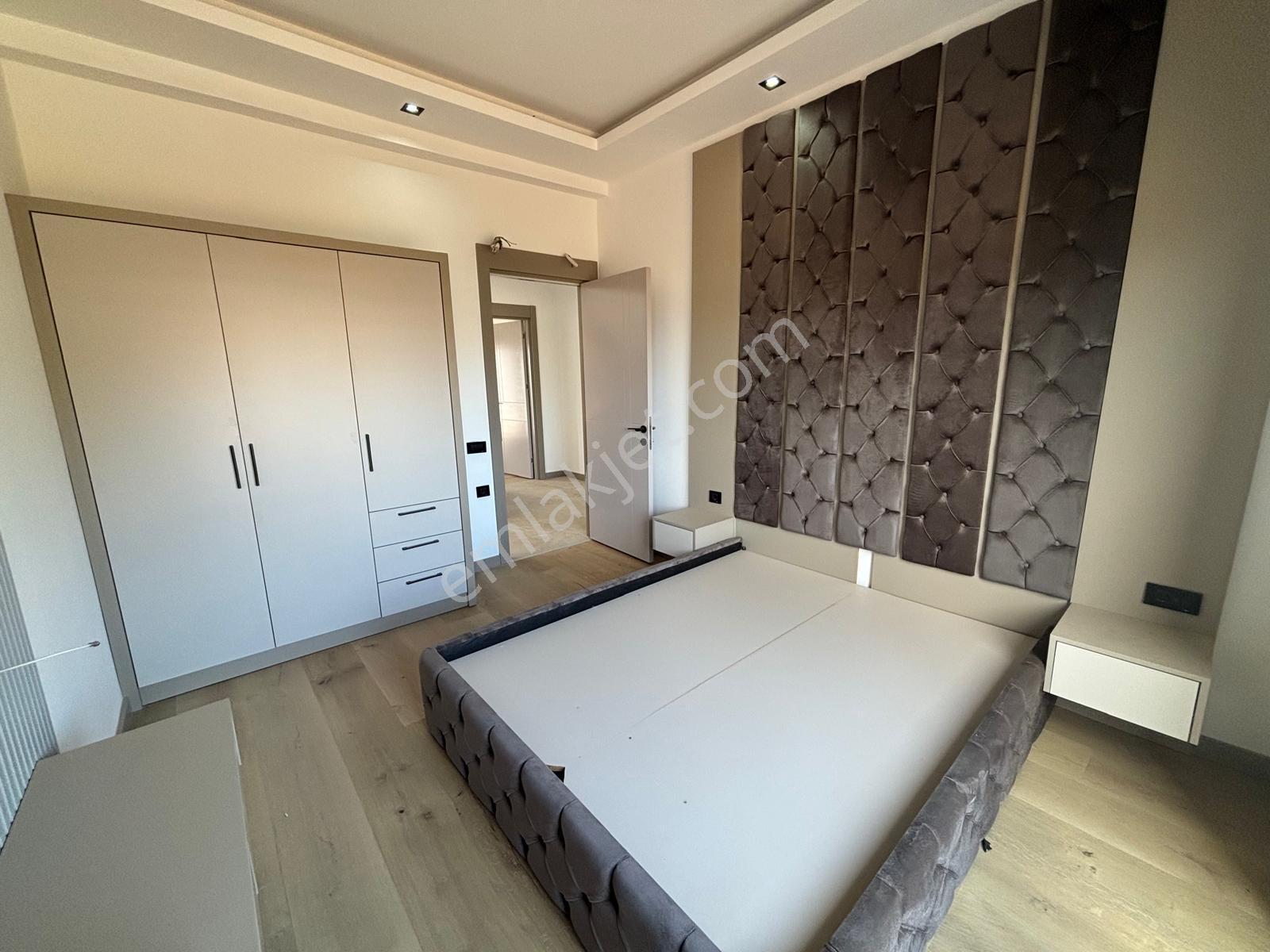 Altıntaş'da Havuzlu Lüks Villa | 5+2 | 235 M² - Görsel 15
