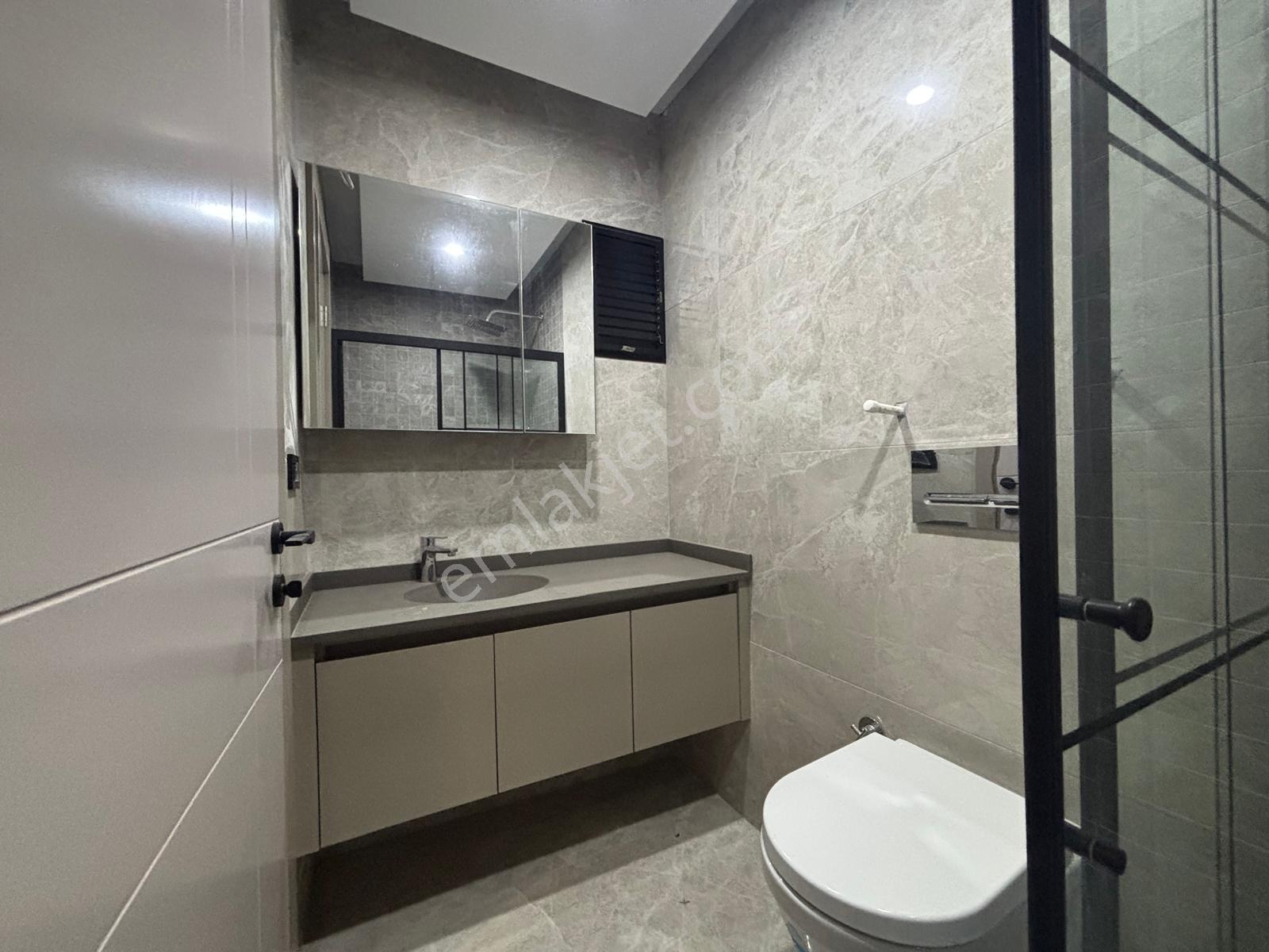 Altıntaş'da Havuzlu Lüks Villa | 5+2 | 235 M² - Görsel 20