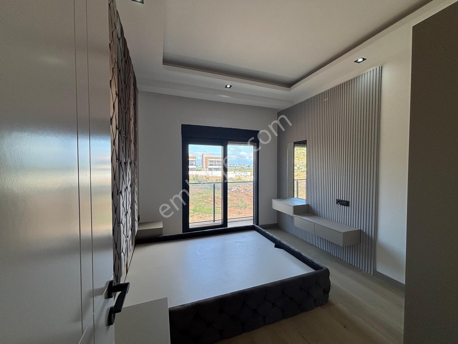 Altıntaş'da Havuzlu Lüks Villa | 5+2 | 235 M² - Görsel 14