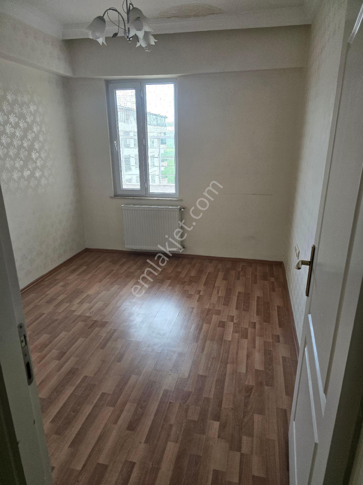 Satlık Geniş Daire 3+1