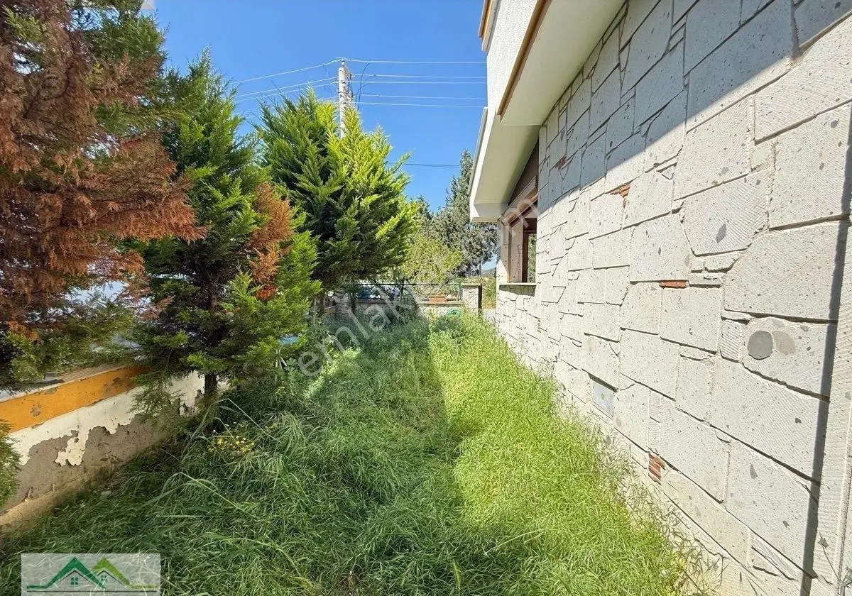 Seferihisar Doğanbey'de Satılık 2+1 Bahçeli Full Eşyalı Villa - Görsel 4