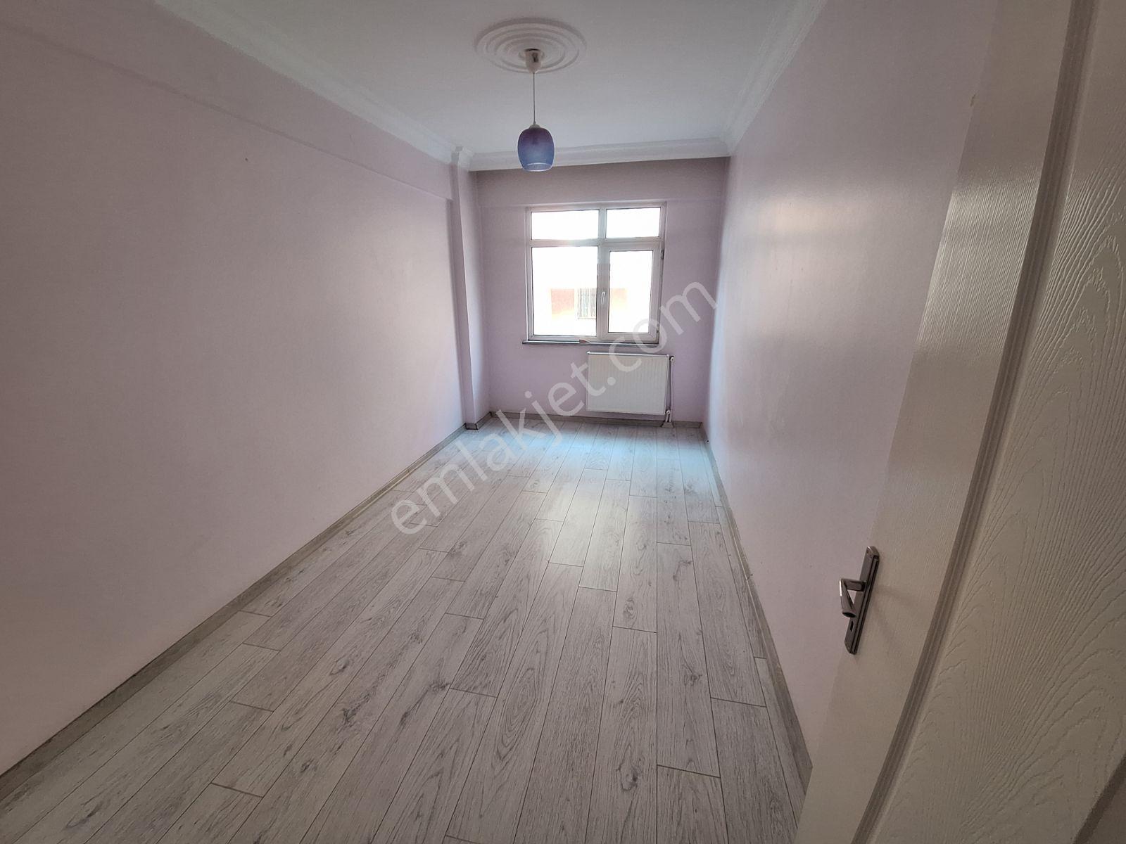Mehmetoğlu Gayrimenkulden Reşadiye Mah.3+1 Giriş Kat Satılık - Görsel 4