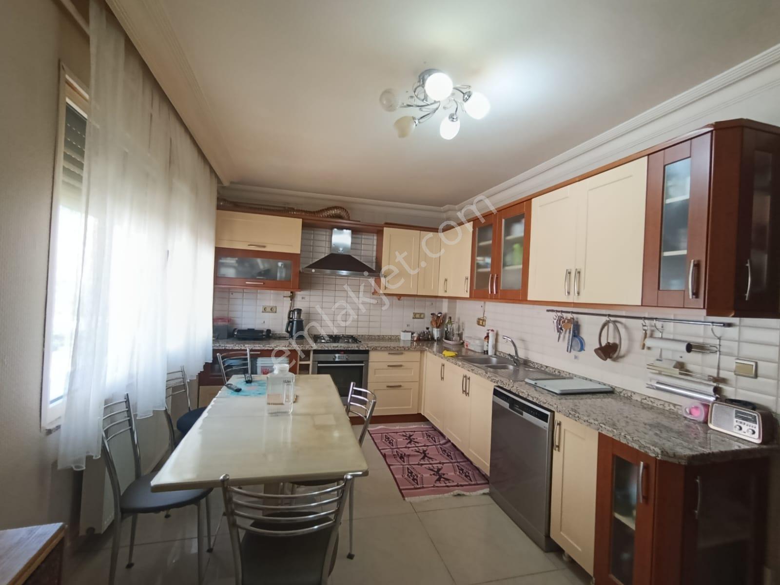 Bahçelievler Çalışlar Caddesine Yakın 220 M² Geniş 4+1 Satılık - Görsel 14