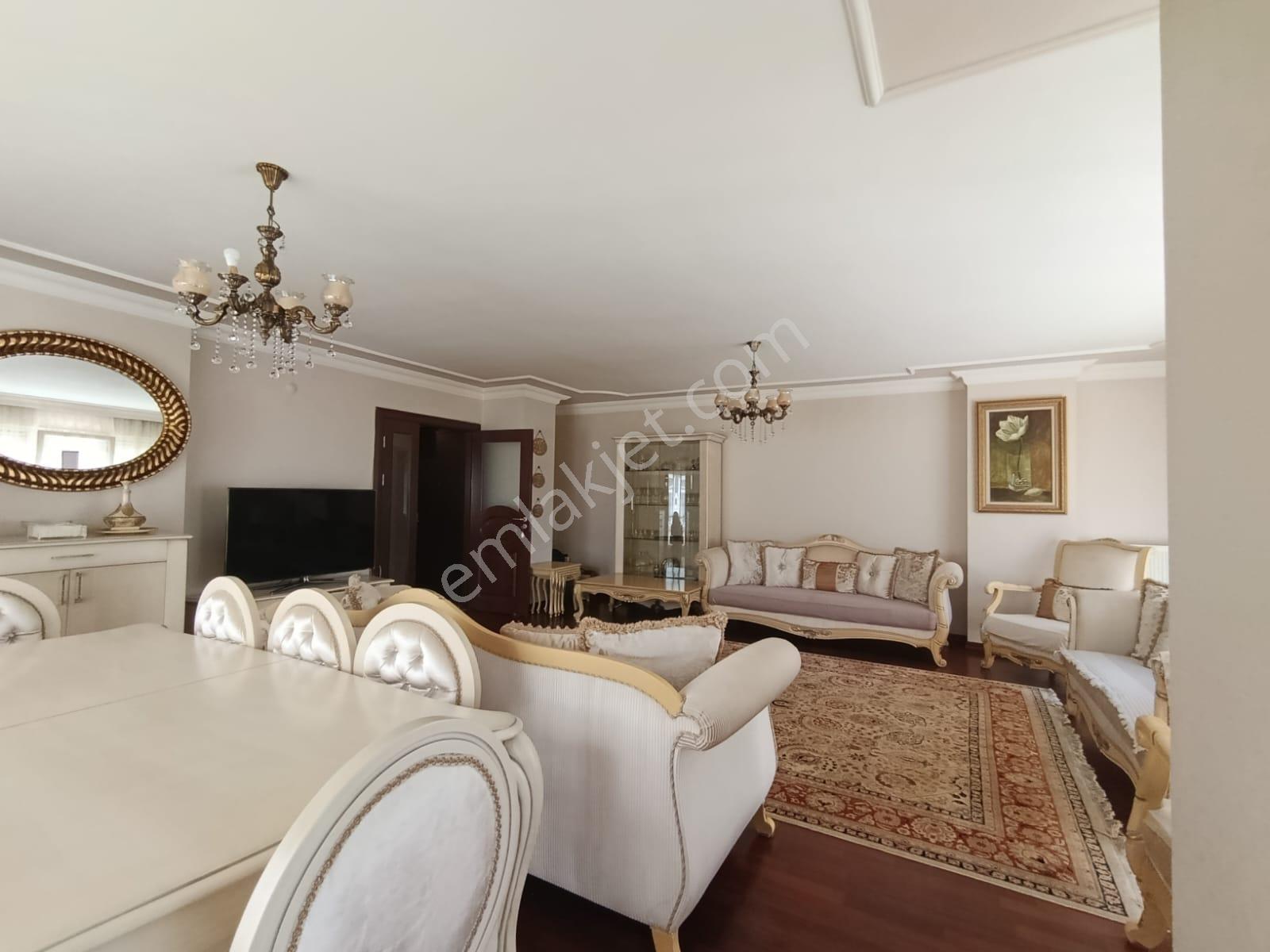 Bahçelievler Çalışlar Caddesine Yakın 220 M² Geniş 4+1 Satılık - Görsel 7