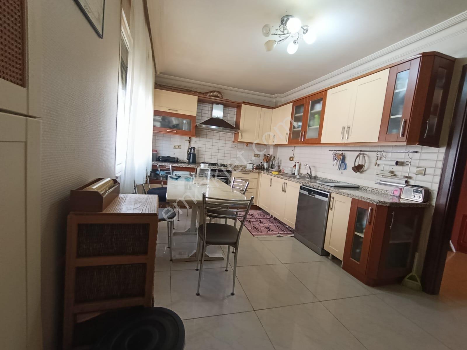 Bahçelievler Çalışlar Caddesine Yakın 220 M² Geniş 4+1 Satılık - Görsel 13