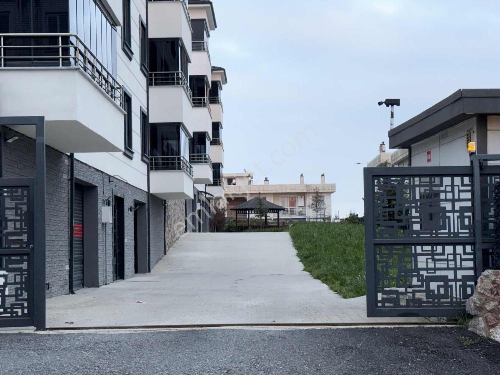 Serdivan Kiralık Daire 5+1 Meşale Evler Site İçi Lüks Daire