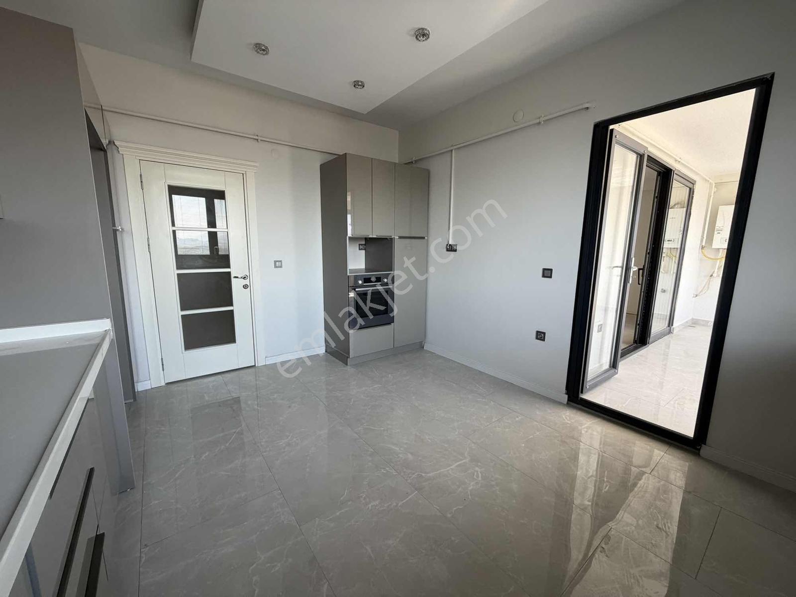 Serdivan Kiralık Daire 5+1 Meşale Evler Site İçi Lüks Daire - Görsel 28