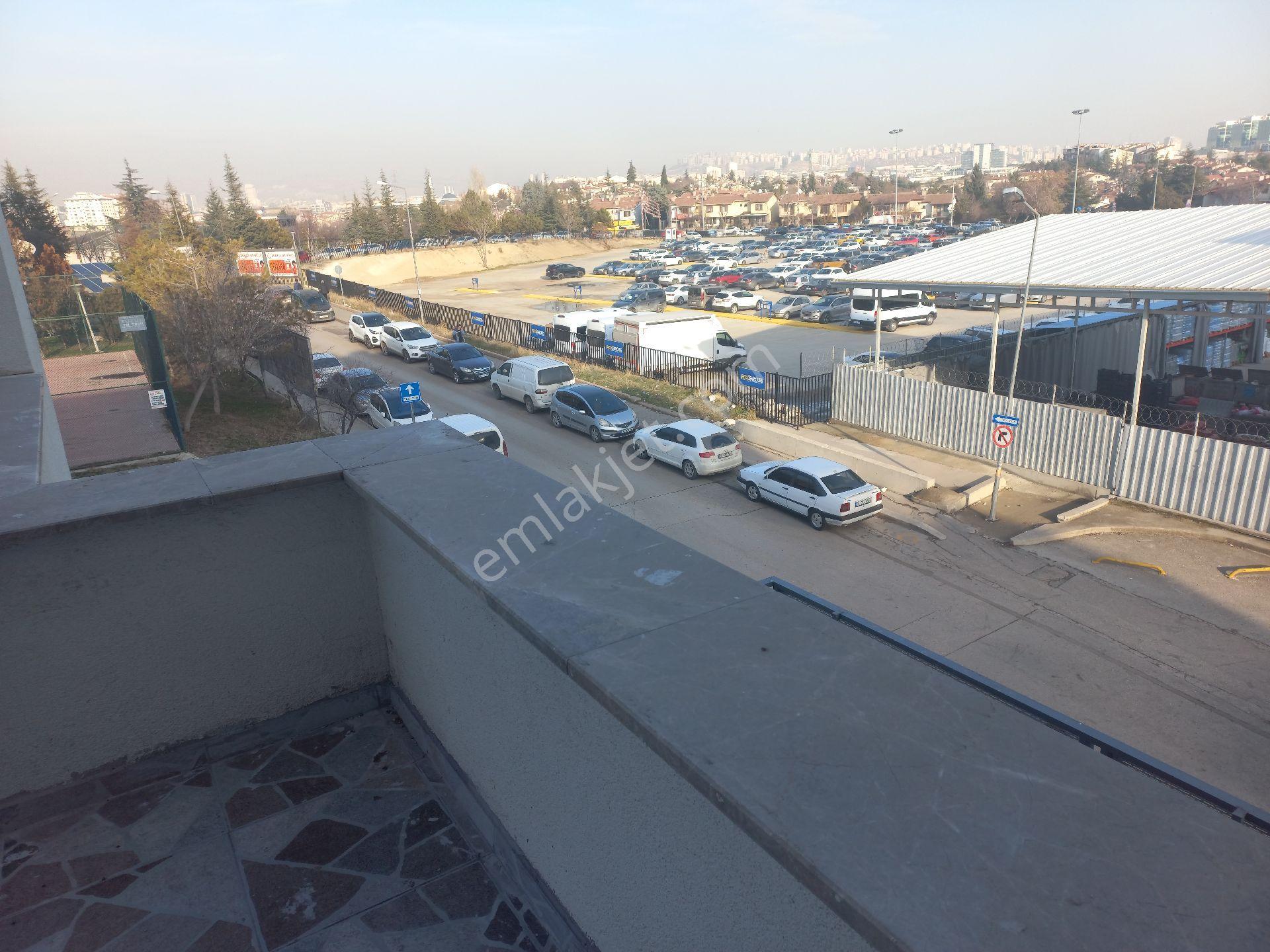 Batıkent Labirent Sitesinde Satılık İş - Görsel 20