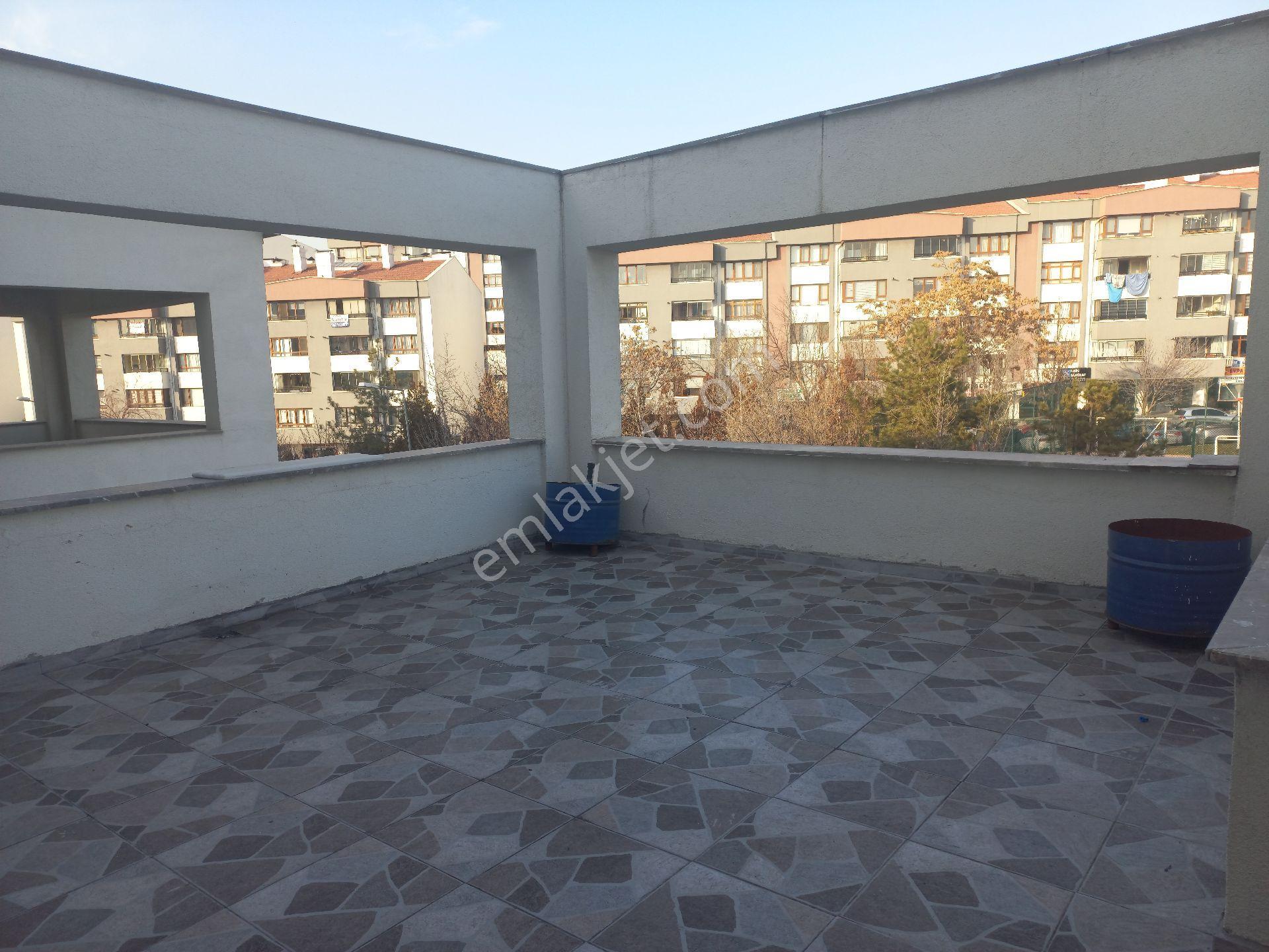 Batıkent Labirent Sitesinde Satılık İş - Görsel 19