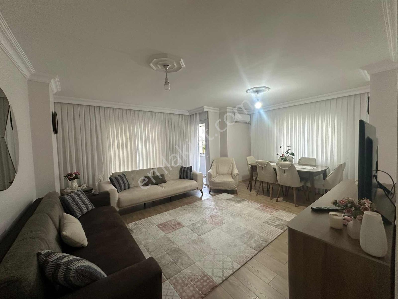 Sancaktepe Safa Mahallesi Atatürk Caddesi Net 100m2 2+1 Arakat