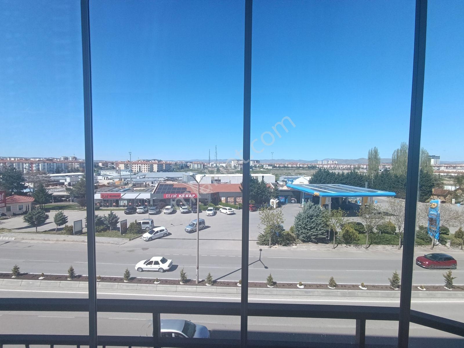 Hattatkarahisar Mahallesinde Ana Cadde Üzeri Fırsat 3+1 Daire - Görsel 22
