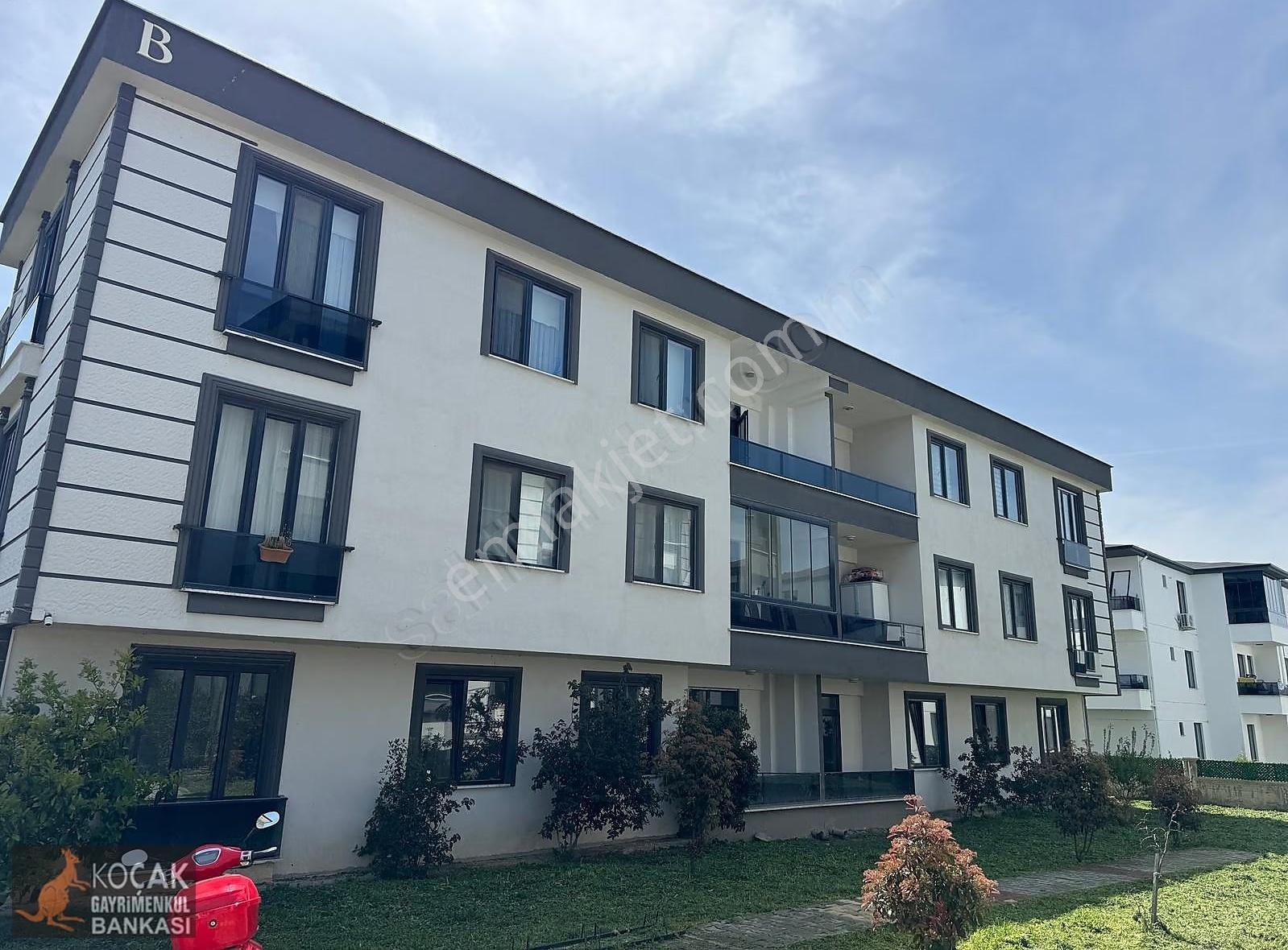İznik Göl Konakları Sitesinde 3.kat Satılık Geniş 2+1 Daire