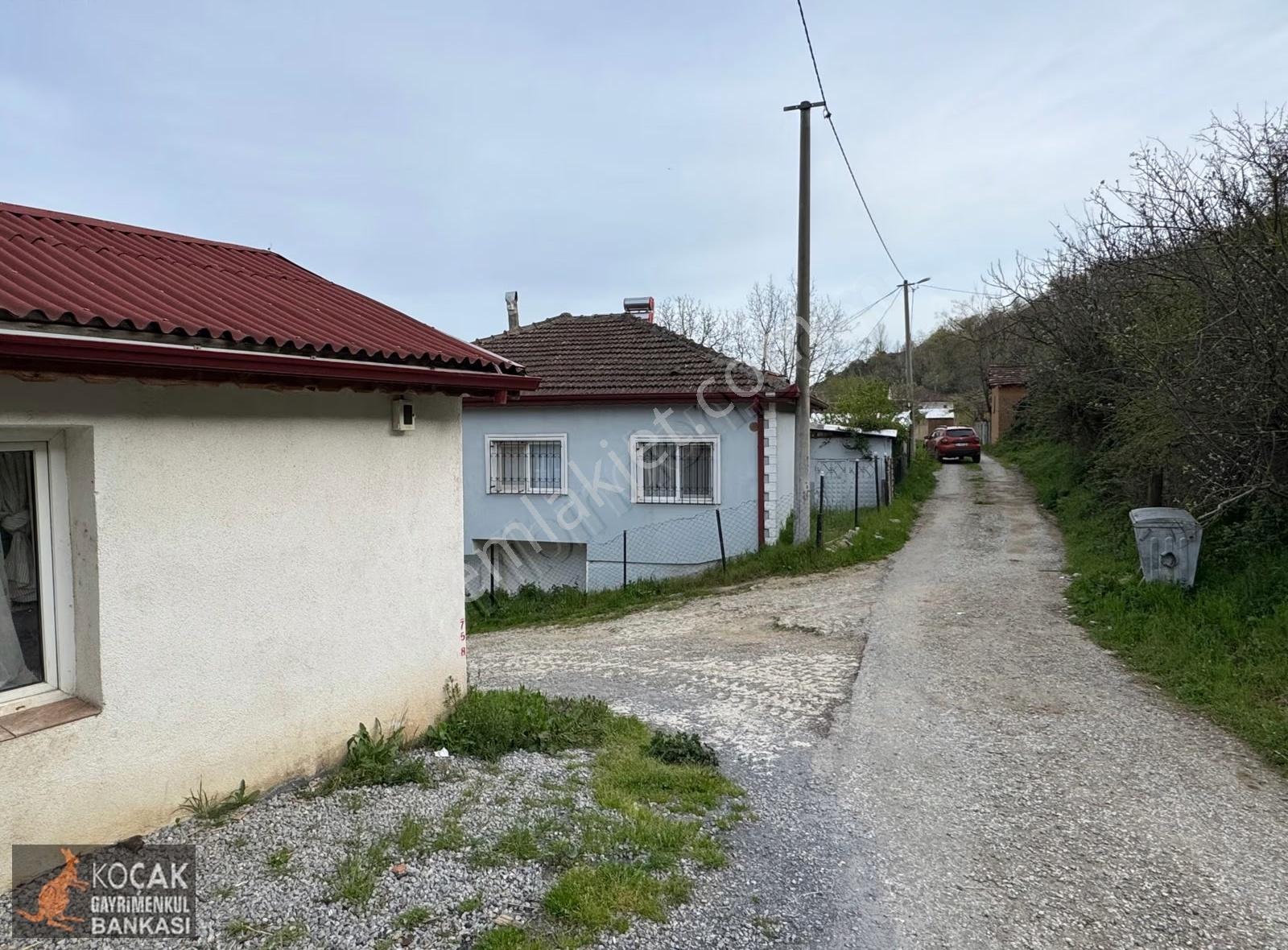 Bayındır Köyünde 228m2 Arsa Üzerine Kurulu Bahçeli Müstakil Ev - Görsel 35