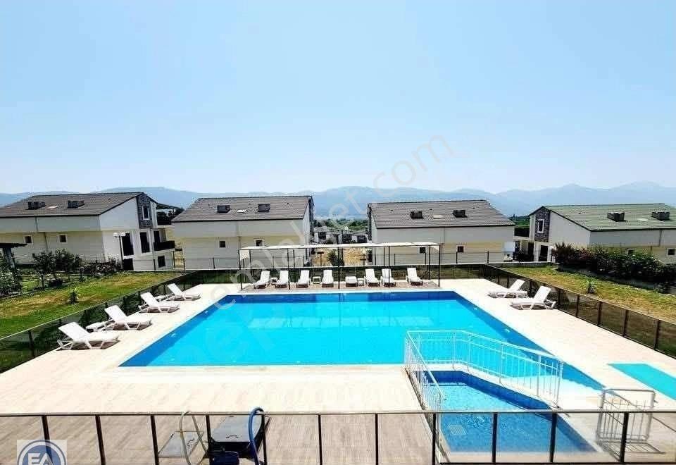 Havuzlu Sitede Bahçeli 4+1 Satılık Yazlık - Görsel 3
