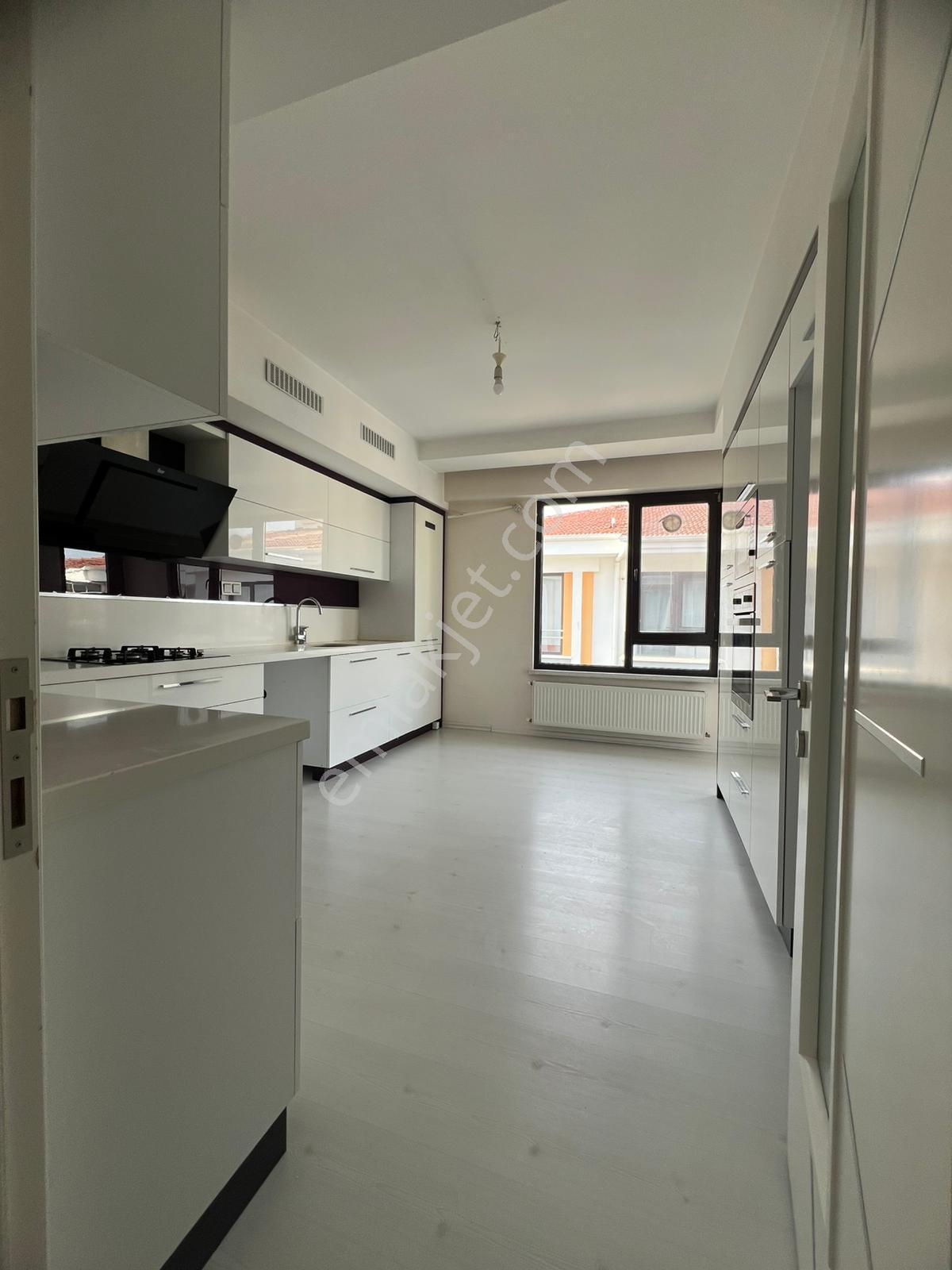 Afyon Uydukent Paşa Cami Karşısı Kiralık 4+1, Lüks Daire - Görsel 8