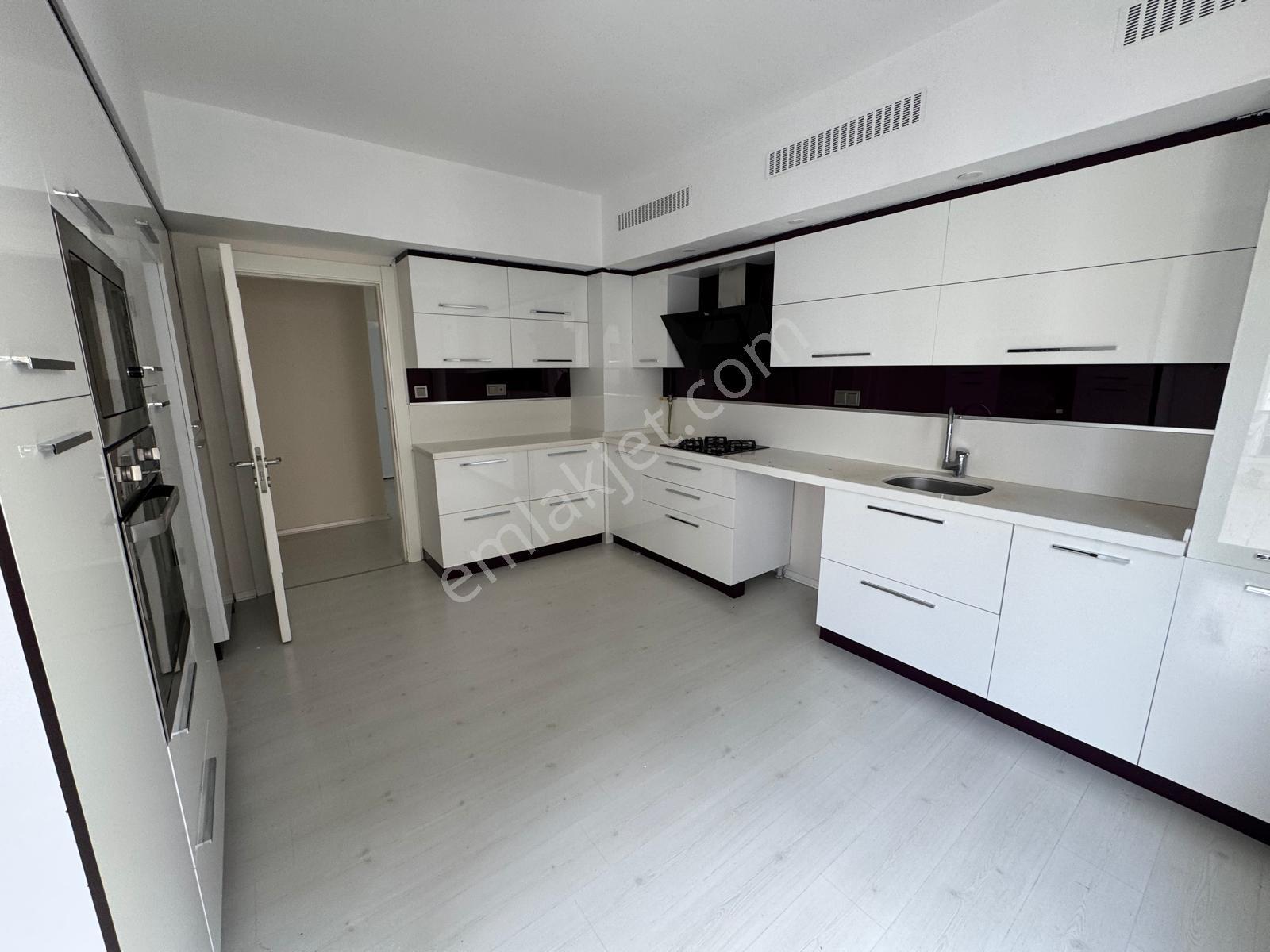 Afyon Uydukent Paşa Cami Karşısı Kiralık 4+1, Lüks Daire - Görsel 7