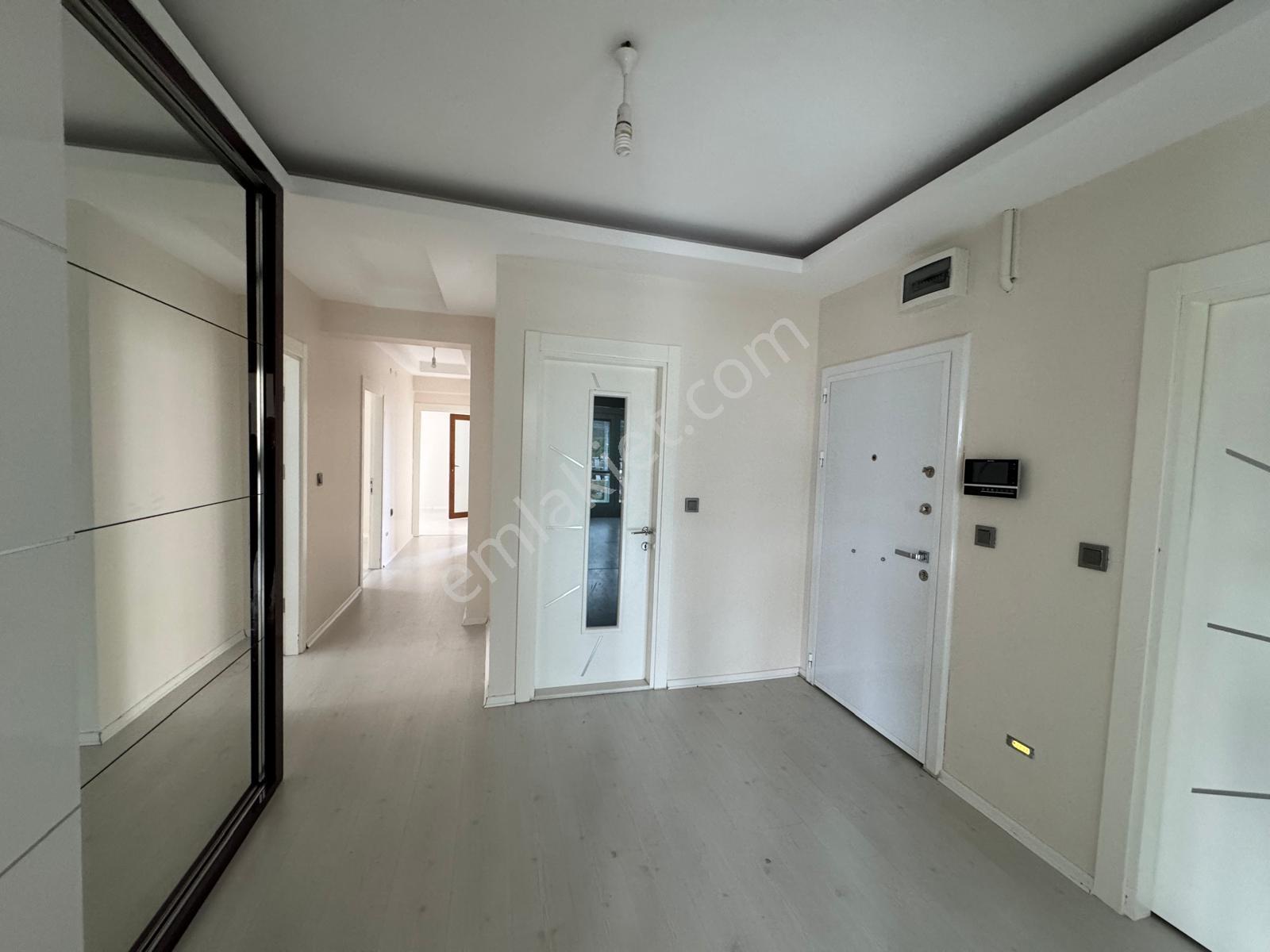 Afyon Uydukent Paşa Cami Karşısı Kiralık 4+1, Lüks Daire - Görsel 10