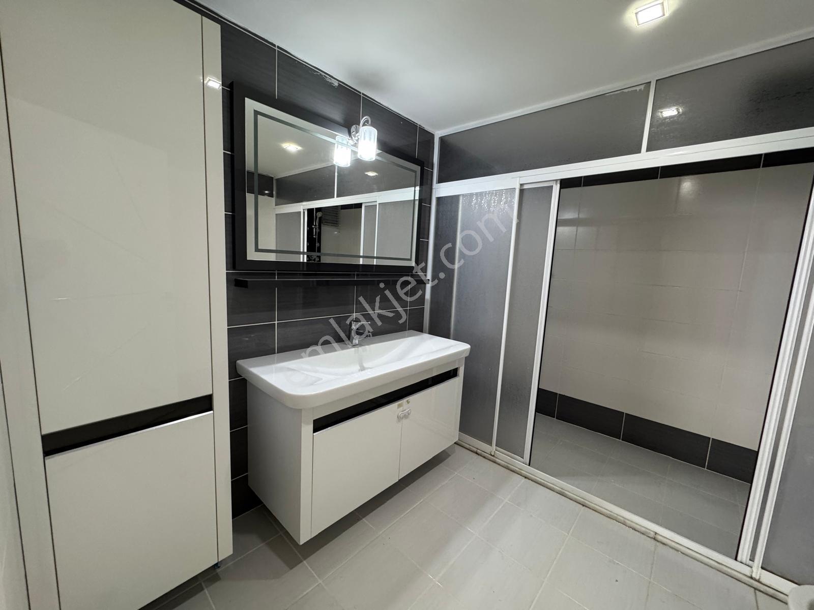 Afyon Uydukent Paşa Cami Karşısı Kiralık 4+1, Lüks Daire - Görsel 13