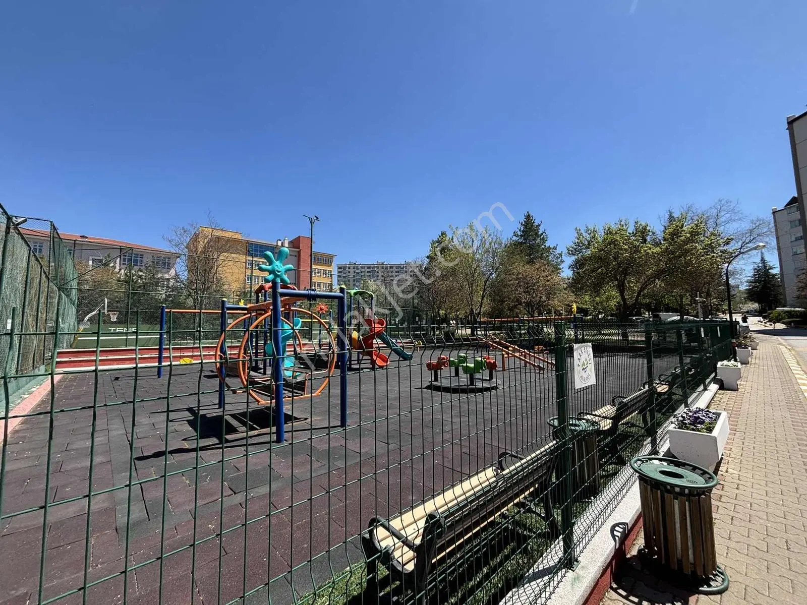 Kuttaş'tan Fırsat Daire Park Evleri Sitesinde 3+1 Ön Katta 130 M - Görsel 5