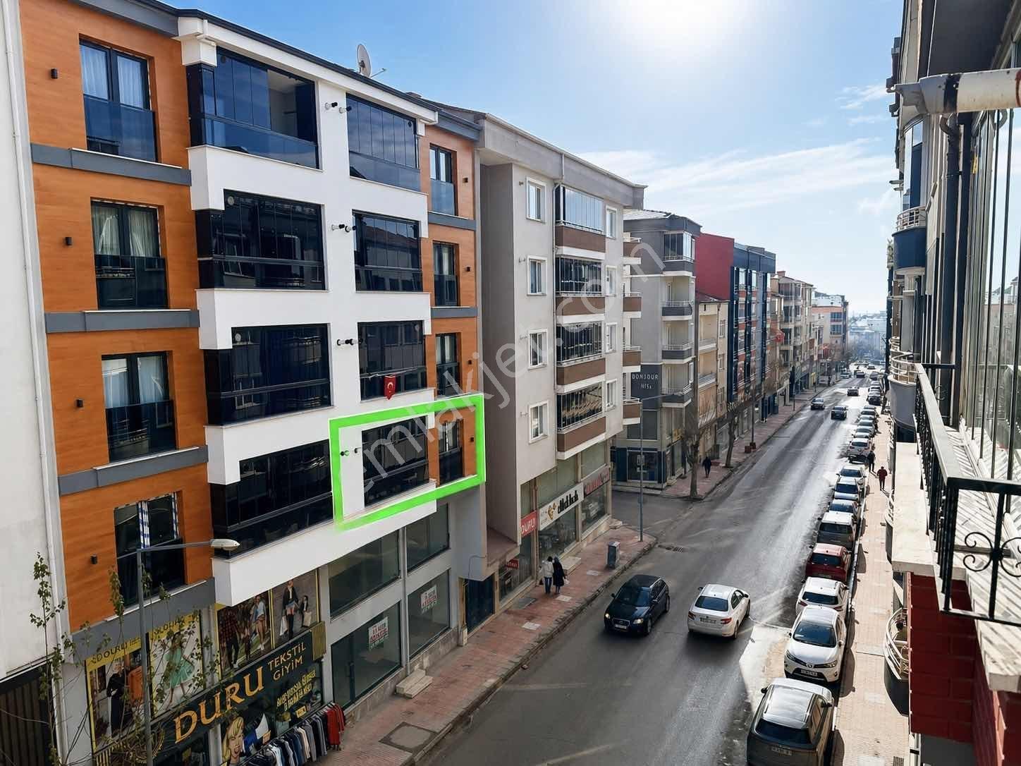 Merzifon Lıse Caddesi İçinde 2+0 Caddeye Cephe Ultra Lüks Daire