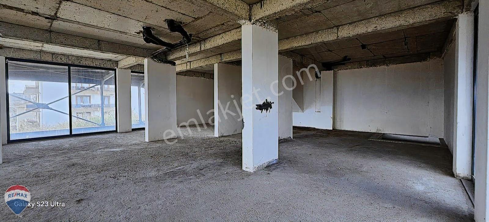 Serdivan Ana Caddeye Yakın 700m² Prestijli İşyeri Kaçmaz Fırsat - Görsel 24