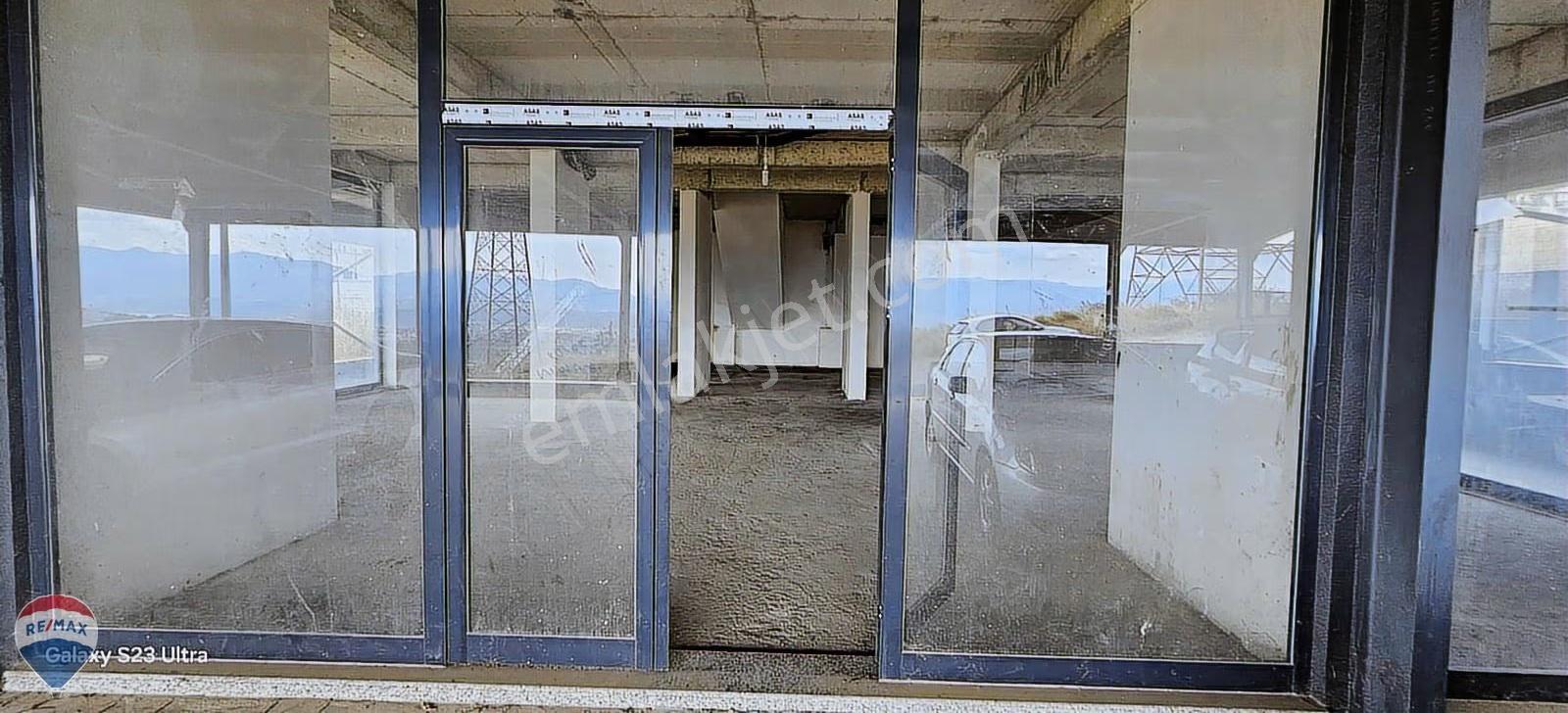 Serdivan Ana Caddeye Yakın 700m² Prestijli İşyeri Kaçmaz Fırsat - Görsel 18