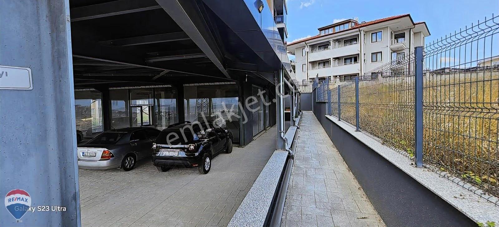 Serdivan Ana Caddeye Yakın 700m² Prestijli İşyeri Kaçmaz Fırsat - Görsel 22