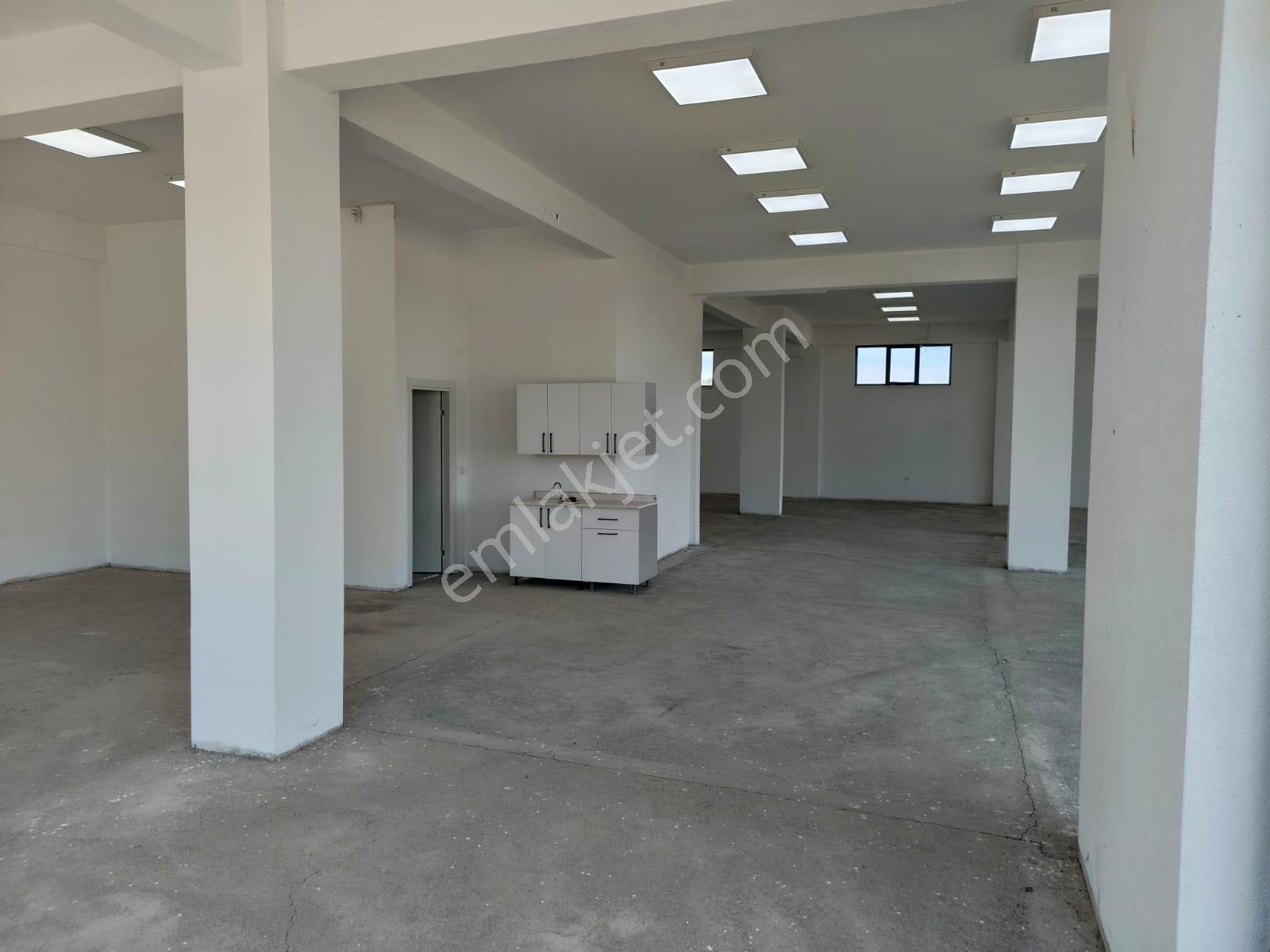 Remax Hür - Erenler Sarıcalar Mahallesinde Kiralık Geniş Dükkan - Görsel 14