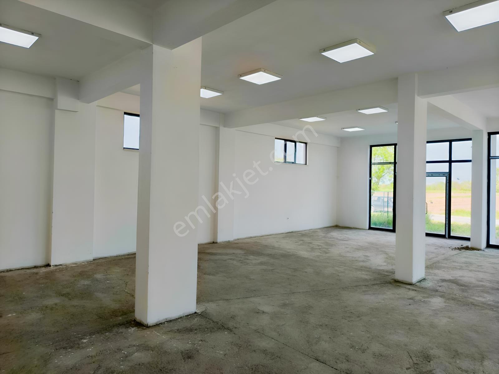 Remax Hür - Erenler Sarıcalar Mahallesinde Kiralık Geniş Dükkan - Görsel 24