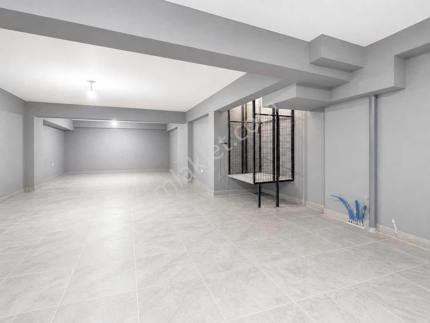 Yeniyalı Mahallesinde Satılık Köşebaşı 130m2 Sıfır Dükkan Magaza - Görsel 5