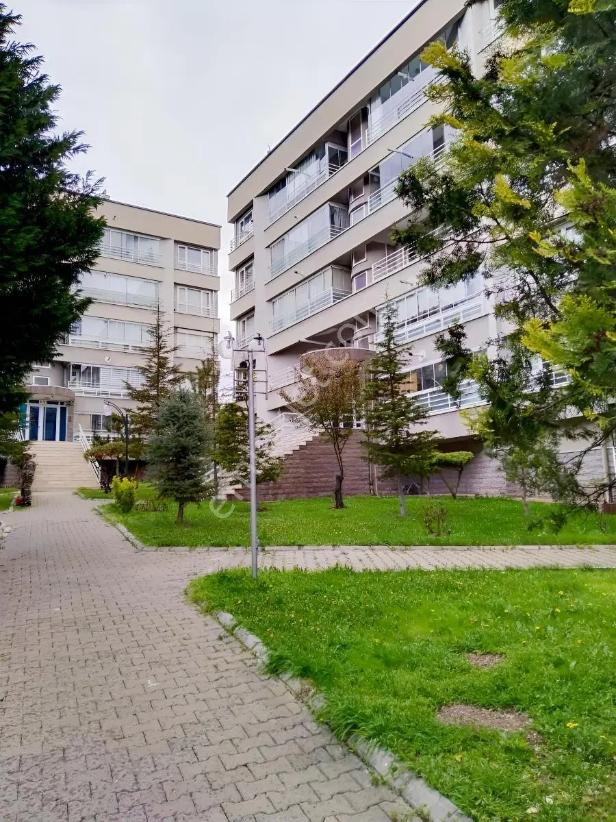 Eryaman Efor Emlaktan Ozmuhtar Sitesinde 3+1 Satılık Daire