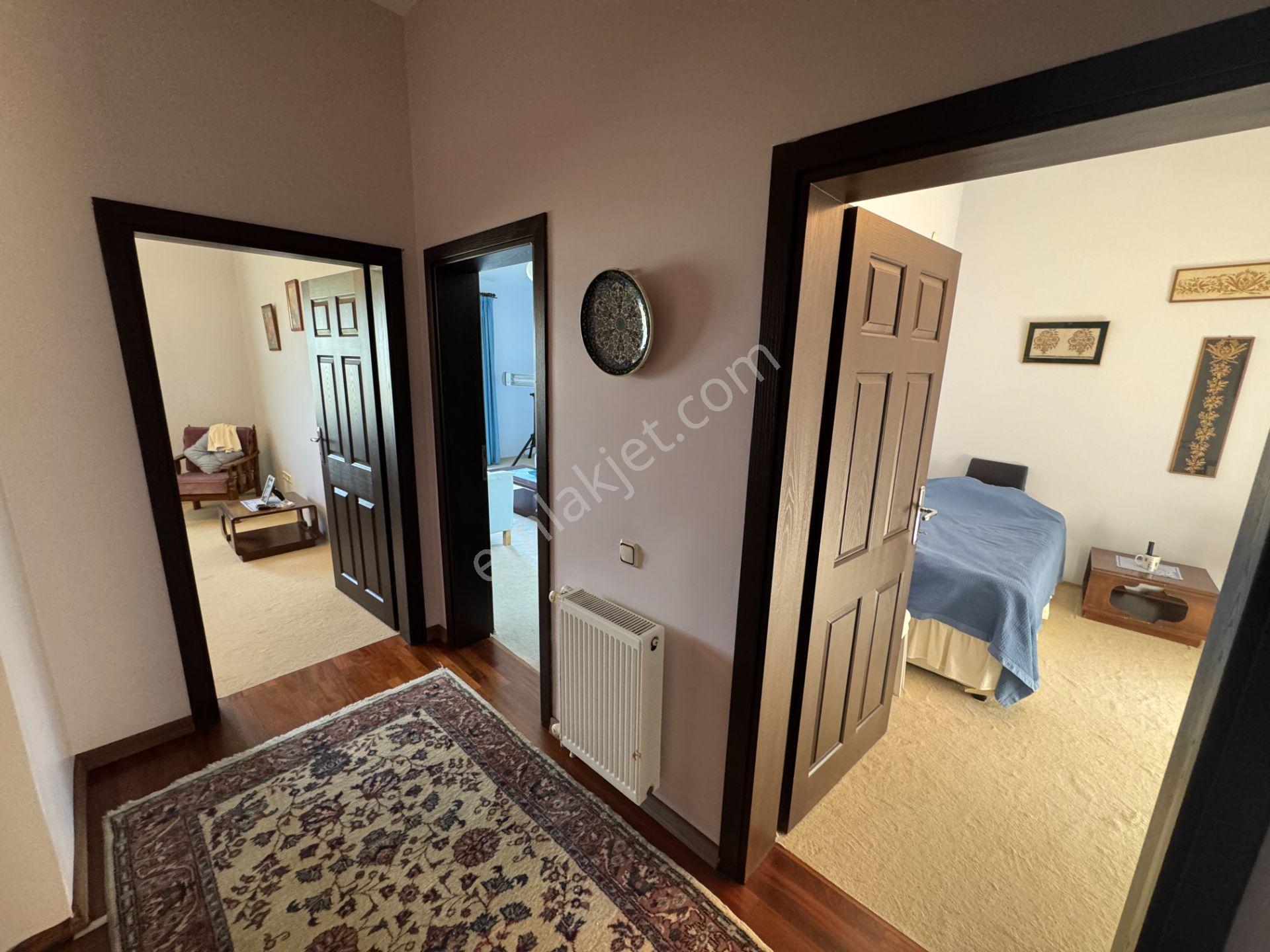 Sapanca Yanık’ta Site İçinde Göl Manzaralı Villa, - Görsel 30