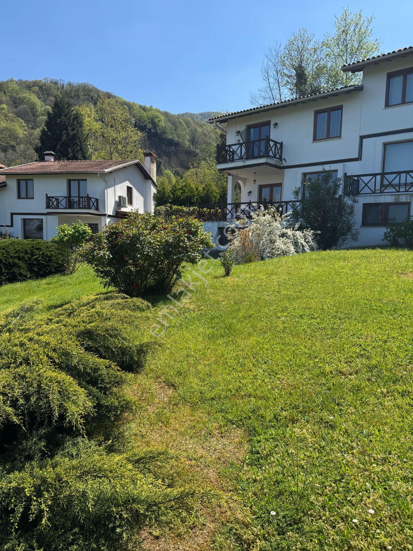 Sapanca Yanık’ta Site İçinde Göl Manzaralı Villa, - Görsel 2