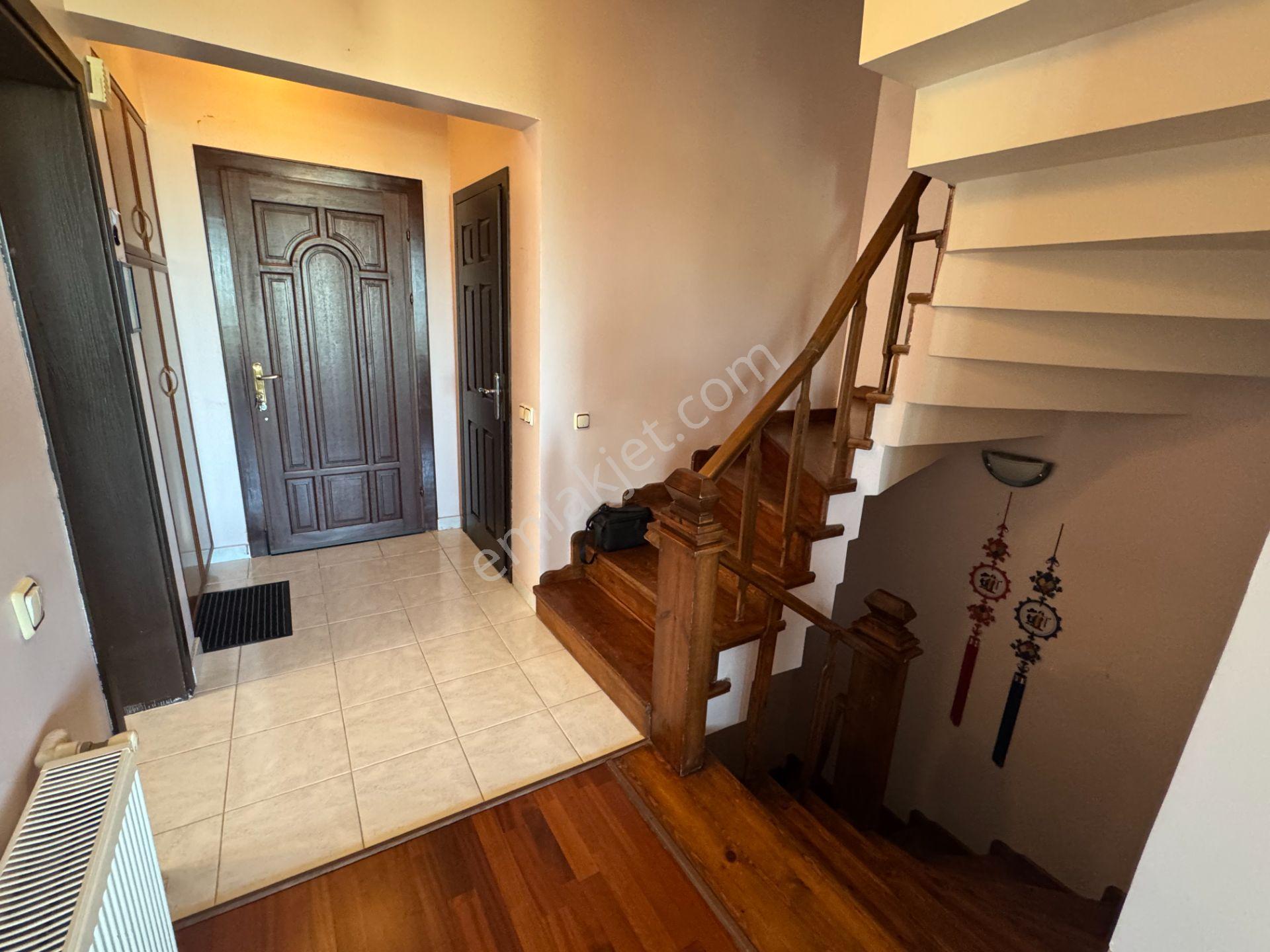 Sapanca Yanık’ta Site İçinde Göl Manzaralı Villa, - Görsel 22