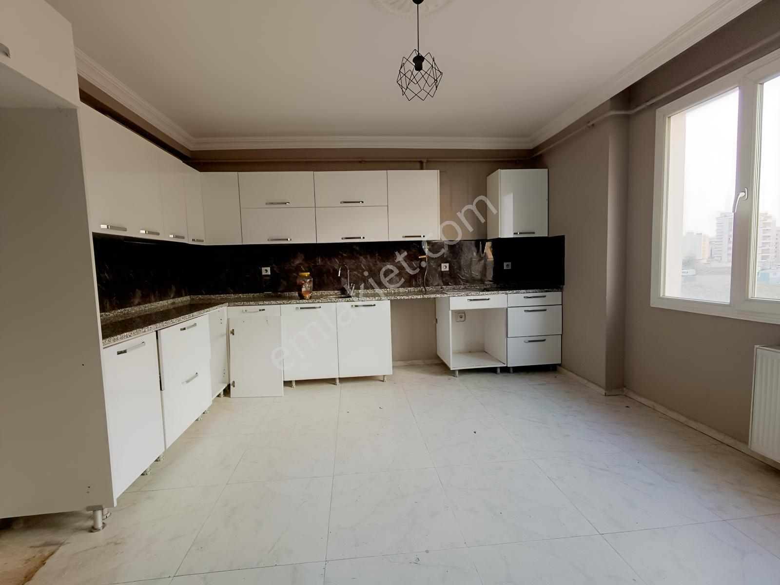 Geniş Ferah Ve Huzur Dairesi Kiralık 3+1 Daire - Görsel 19
