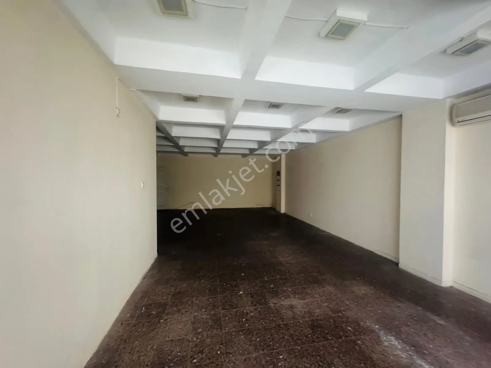 Mersinin Merkezinde Bahri Ok İşhanında Kiralık 70m2 Ofis - Görsel 3