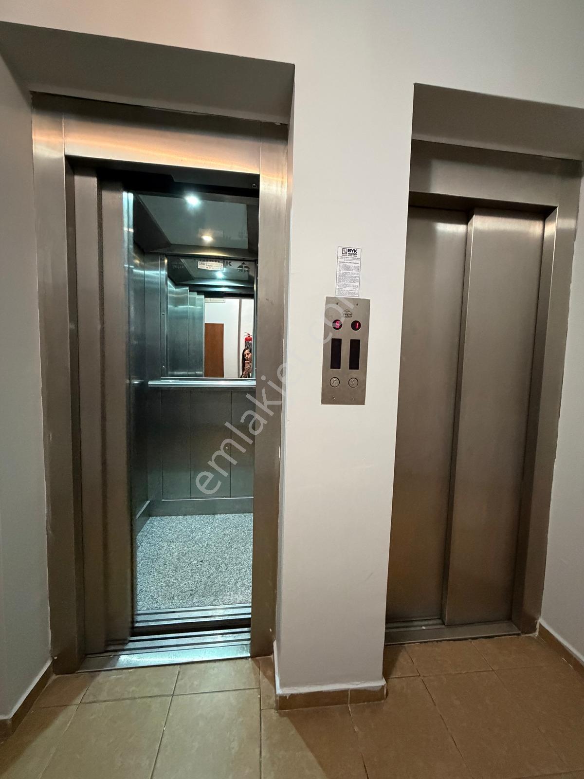 Adliye Karşısı Petkon İş Merkezinde Kiralık Ofis 1+1 - Görsel 17