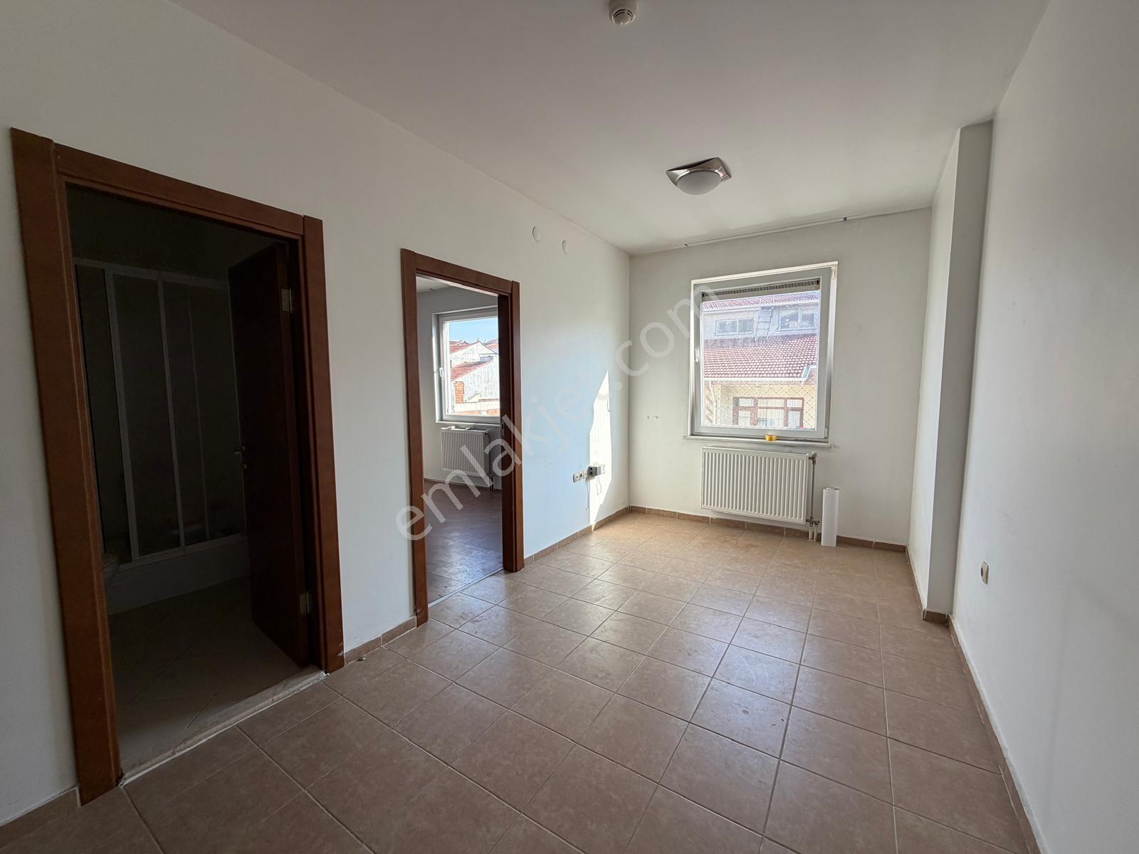 Adliye Karşısı Petkon İş Merkezinde Kiralık Ofis 1+1 - Görsel 6