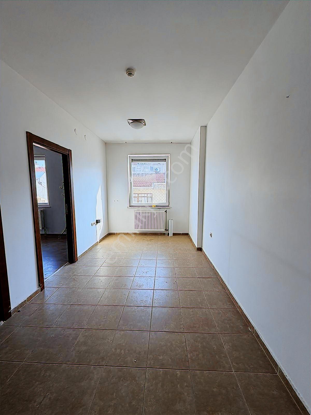 Adliye Karşısı Petkon İş Merkezinde Kiralık Ofis 1+1 - Görsel 2