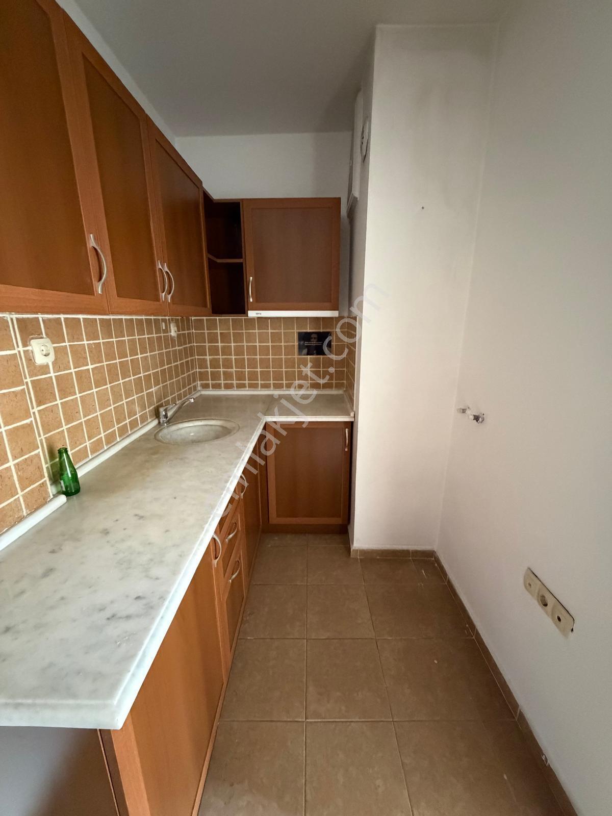 Adliye Karşısı Petkon İş Merkezinde Kiralık Ofis 1+1 - Görsel 18